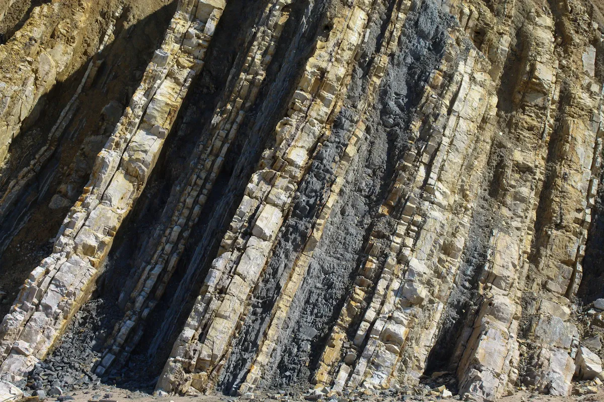 Jeolojik kaya katmanları, Antroposen tartışmasını gösteren renkli çökelim örnekleri